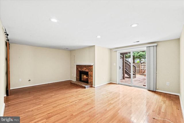 2112 HUTCHISON GROVE CT, Falls Church, VA 22043