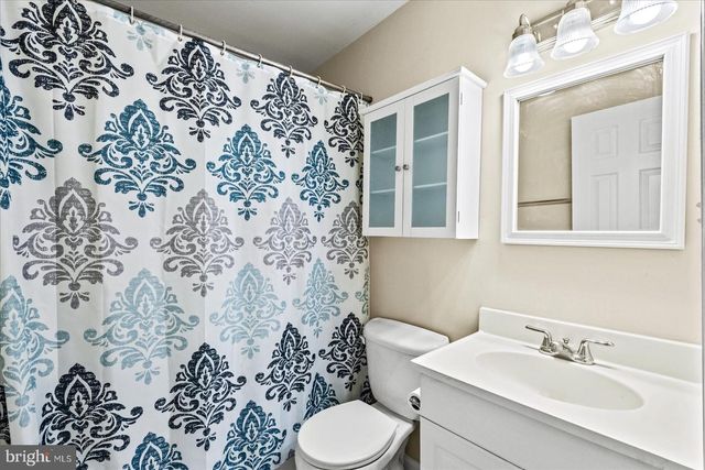 2112 HUTCHISON GROVE CT, Falls Church, VA 22043