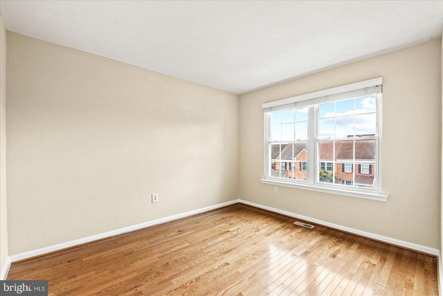 2112 HUTCHISON GROVE CT, Falls Church, VA 22043