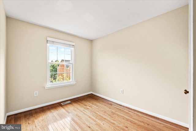 2112 HUTCHISON GROVE CT, Falls Church, VA 22043