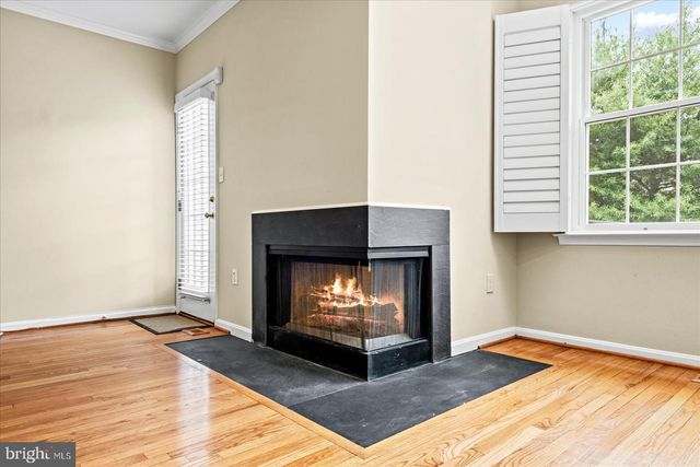 2112 HUTCHISON GROVE CT, Falls Church, VA 22043