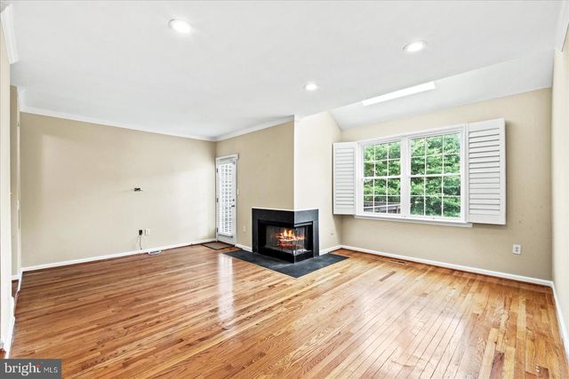 2112 HUTCHISON GROVE CT, Falls Church, VA 22043
