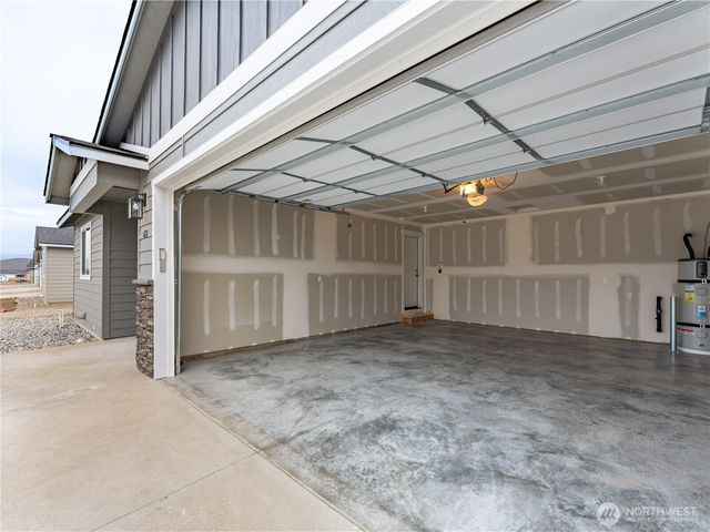 104 Salmon Drive, Wenatchee, WA 98801