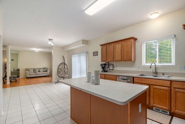 2119 Cattail Circle, Rochester, MI 48309