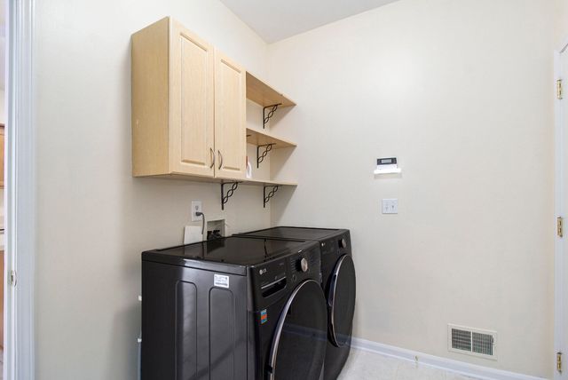 2119 Cattail Circle, Rochester, MI 48309