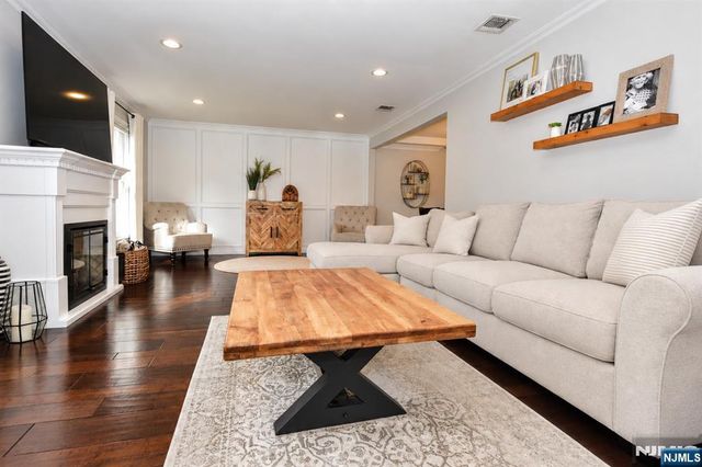 113 Grove Street, Waldwick, NJ 07463