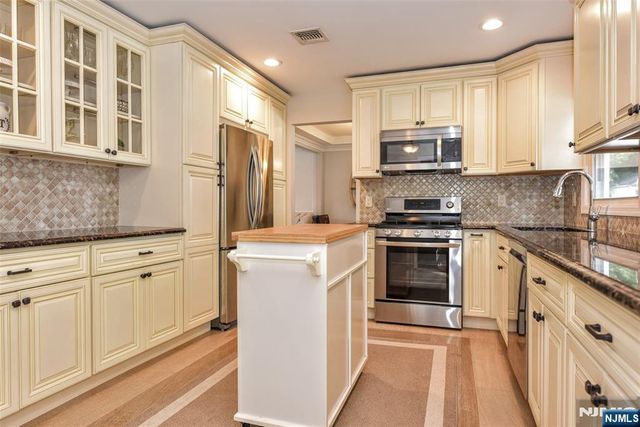 113 Grove Street, Waldwick, NJ 07463