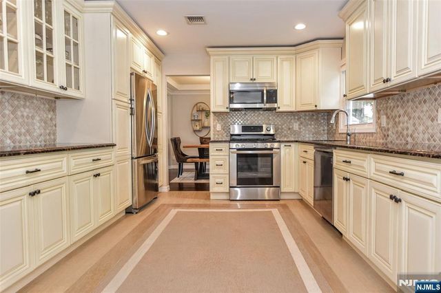 113 Grove Street, Waldwick, NJ 07463
