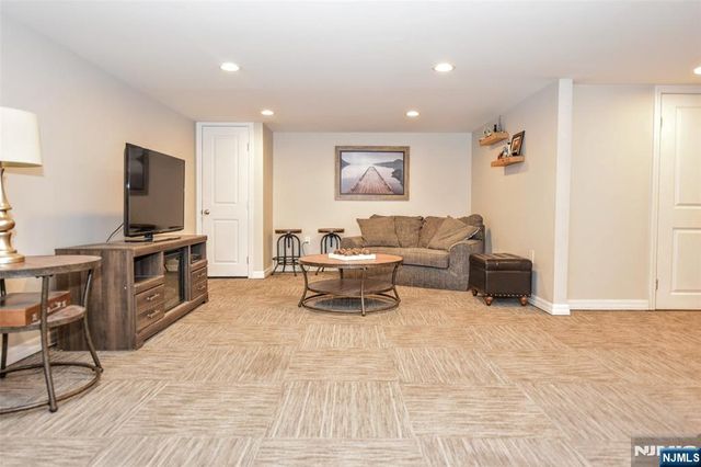 113 Grove Street, Waldwick, NJ 07463