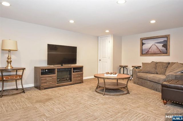 113 Grove Street, Waldwick, NJ 07463