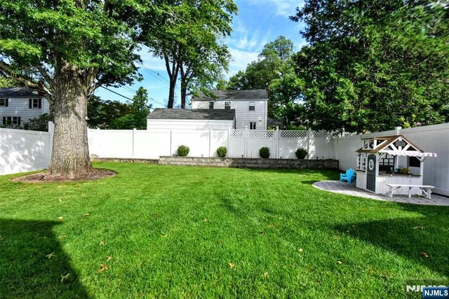 113 Grove Street, Waldwick, NJ 07463