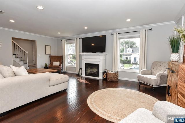 113 Grove Street, Waldwick, NJ 07463