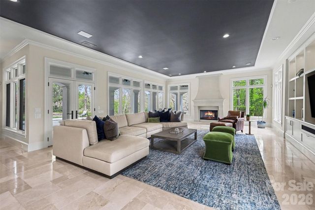 7225 Governors Row, Charlotte, NC 28277