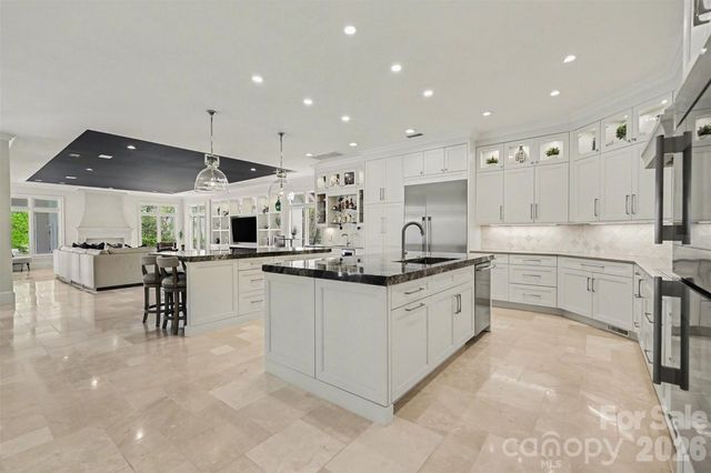 7225 Governors Row, Charlotte, NC 28277