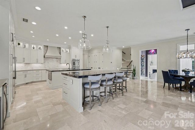 7225 Governors Row, Charlotte, NC 28277