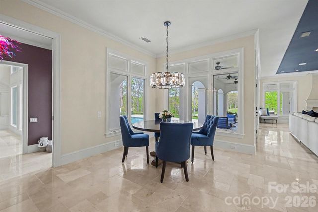 7225 Governors Row, Charlotte, NC 28277