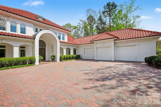 7225 Governors Row, Charlotte, NC 28277