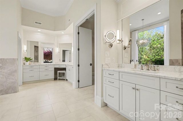 7225 Governors Row, Charlotte, NC 28277