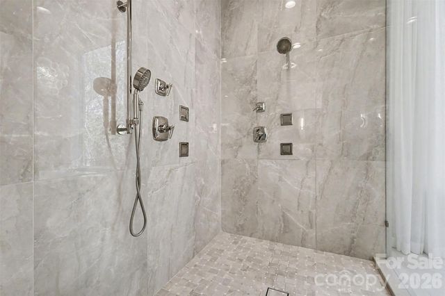 7225 Governors Row, Charlotte, NC 28277