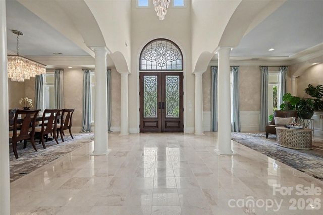 7225 Governors Row, Charlotte, NC 28277