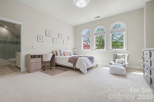 7225 Governors Row, Charlotte, NC 28277