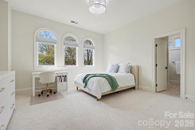 7225 Governors Row, Charlotte, NC 28277