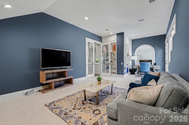 7225 Governors Row, Charlotte, NC 28277