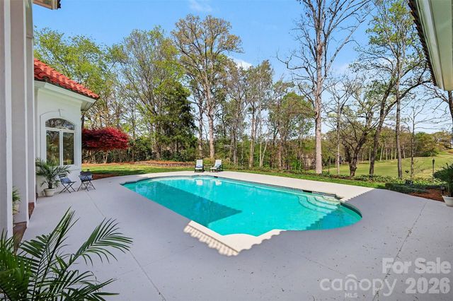 7225 Governors Row, Charlotte, NC 28277