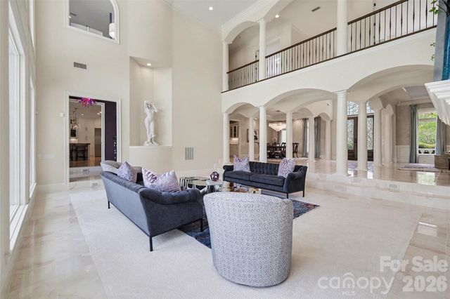 7225 Governors Row, Charlotte, NC 28277