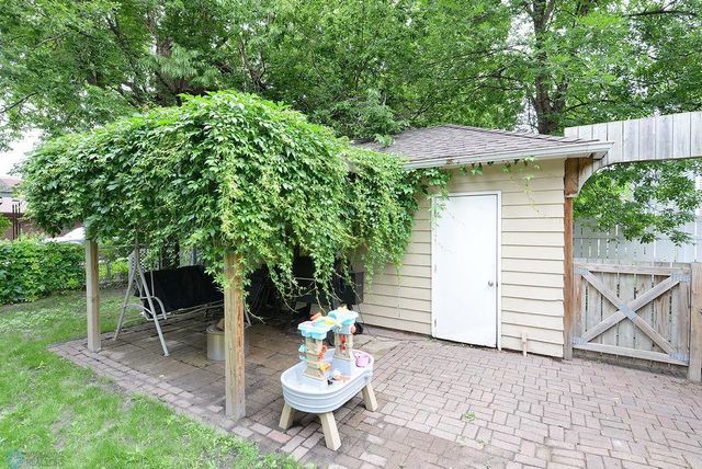 514 4th Avenue S, Moorhead, MN 56560