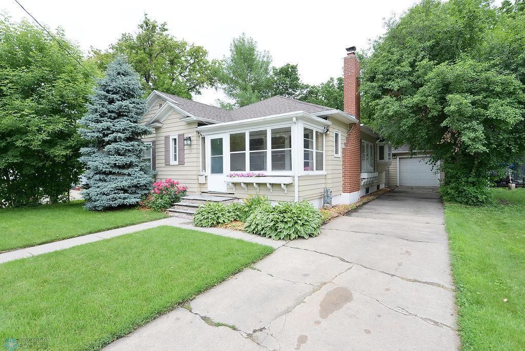 514 4th Avenue S, Moorhead, MN 56560