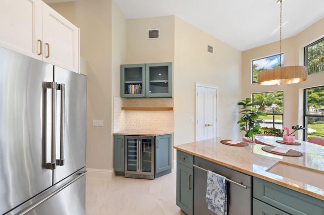 1106 Sand Drift Way A, West Palm Beach, FL 33411
