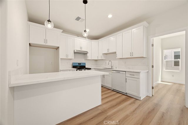 755 E Monterey Avenue, Pomona, CA 91767