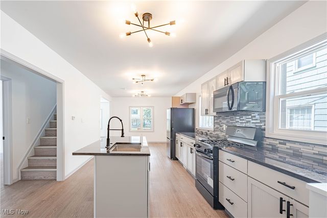 4049 W 157th Street, Cleveland, OH 44135