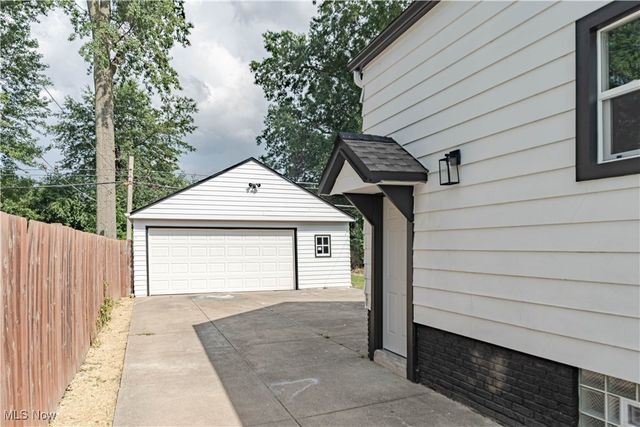 4049 W 157th Street, Cleveland, OH 44135