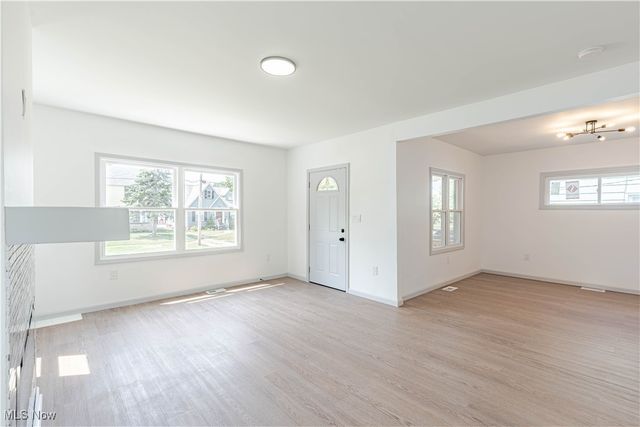 4049 W 157th Street, Cleveland, OH 44135