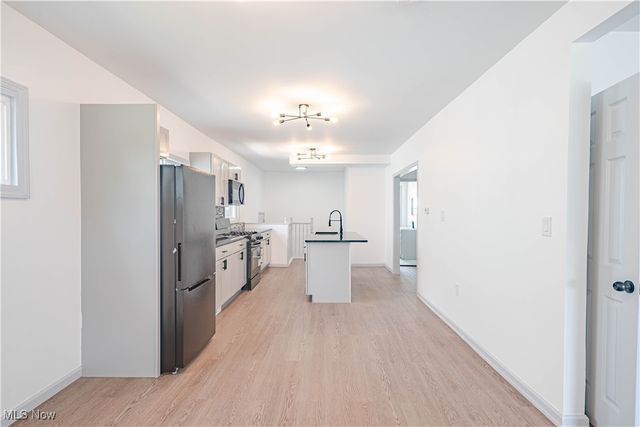 4049 W 157th Street, Cleveland, OH 44135