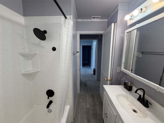 513 Shawnee Trace, Grand Prairie, TX 75051