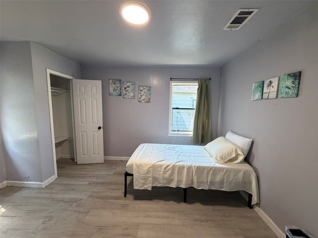 513 Shawnee Trace, Grand Prairie, TX 75051