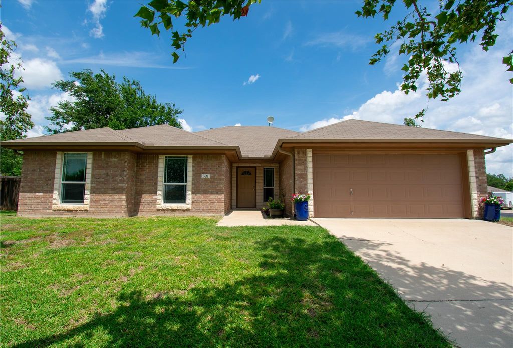 301 Julie ST, Burnet, TX 78611