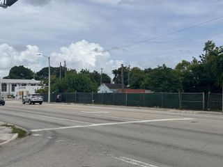 1630 NW 51st St, Miami, FL 33142