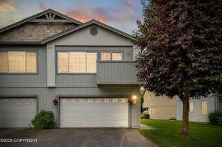 5586 Sapphire Loop, #55B, Anchorage, AK 99504