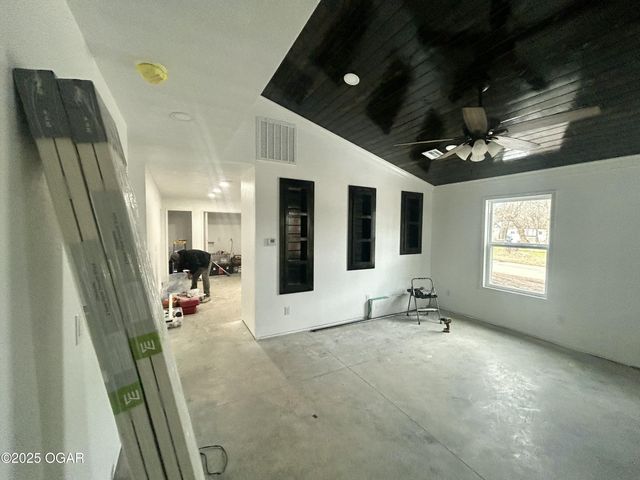 112 Orchard Street, Alba, MO 64830