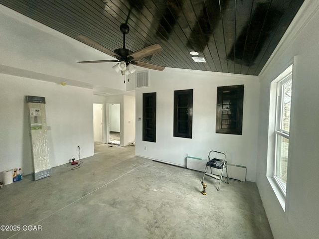 112 Orchard Street, Alba, MO 64830