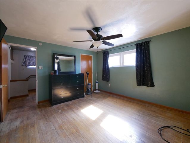 2046 Pioneer Ave, Brookline, PA 15226