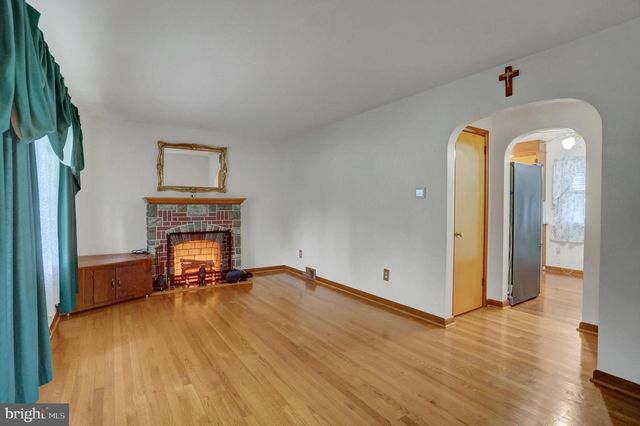 2239 BEVERLY DR, Hagerstown, MD 21740