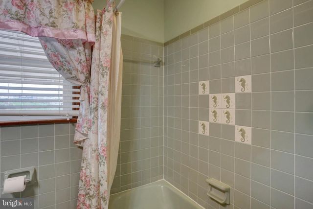 2239 BEVERLY DR, Hagerstown, MD 21740