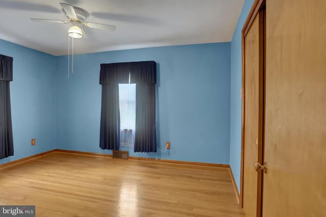 2239 BEVERLY DR, Hagerstown, MD 21740