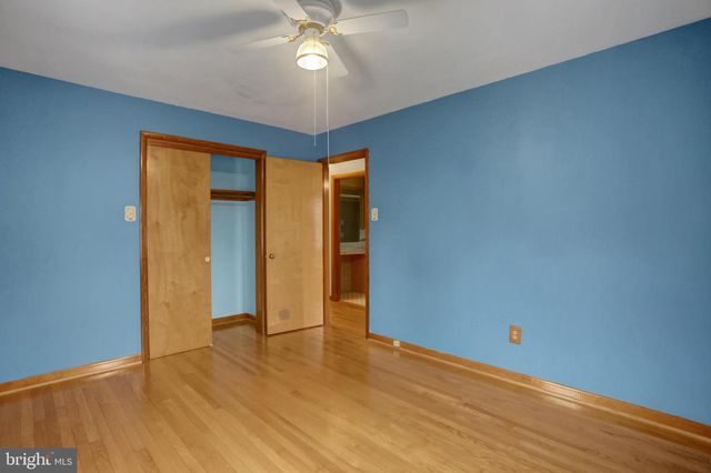 2239 BEVERLY DR, Hagerstown, MD 21740
