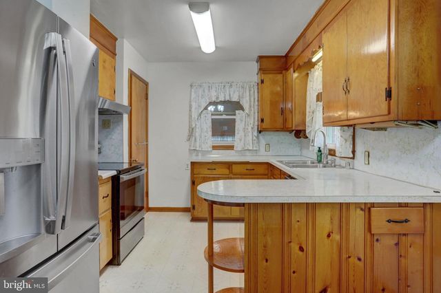 2239 BEVERLY DR, Hagerstown, MD 21740